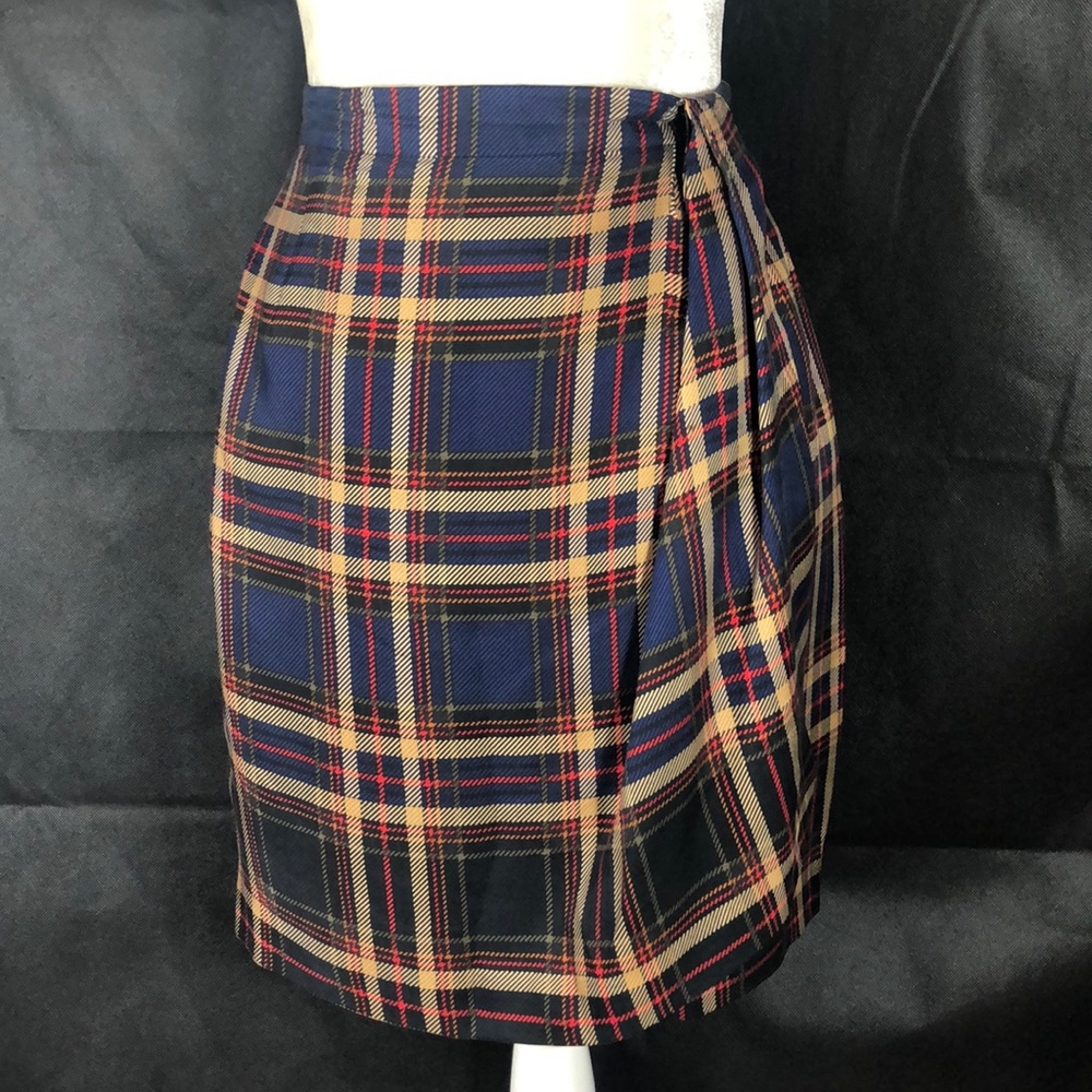 ELLEN TRACY PETITE , 3 Pieces ,Blouse ,Skirt, Top. - Picture 5 of 8